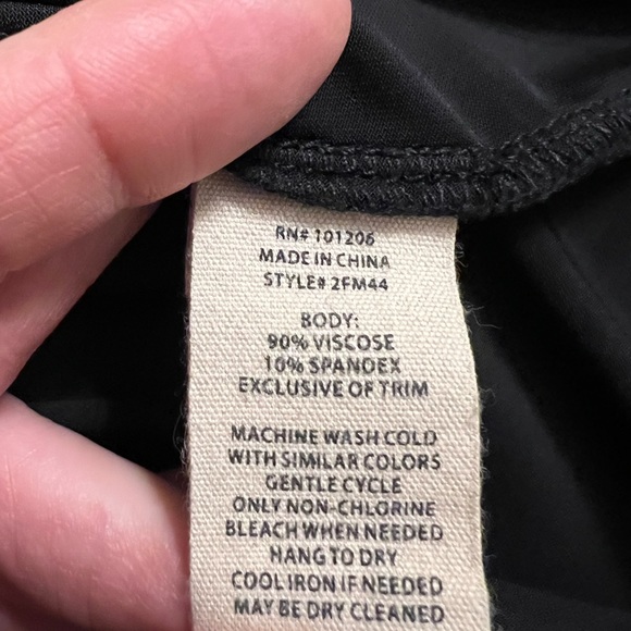 Like New Soft Surroundings Black V Neck Tank Top. Sz Large. Worn only once. - Picture 8 of 8